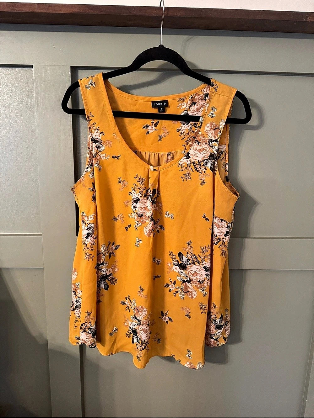 Torrid Floral Tank Top in yellow Size 1x Like New